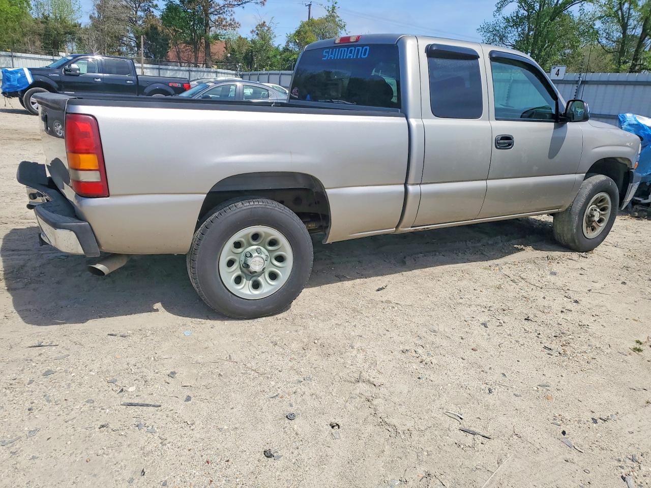 2002 CHEVROLET SILVERADO K1500 photo 3
