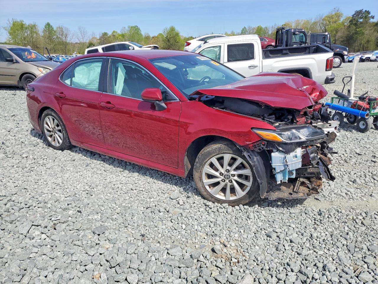2022 TOYOTA CAMRY LE photo 7