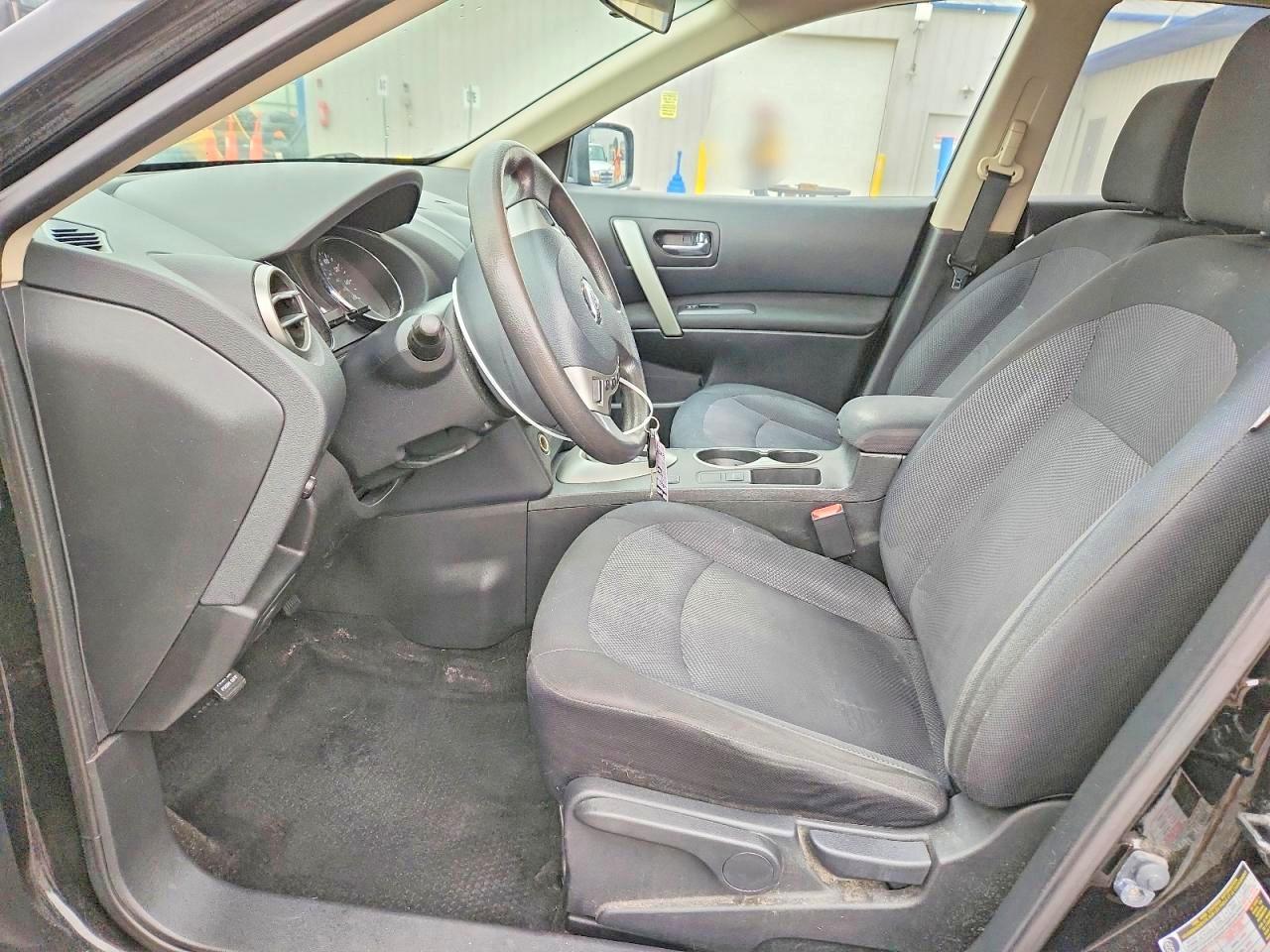 2013 NISSAN ROGUE S photo 7