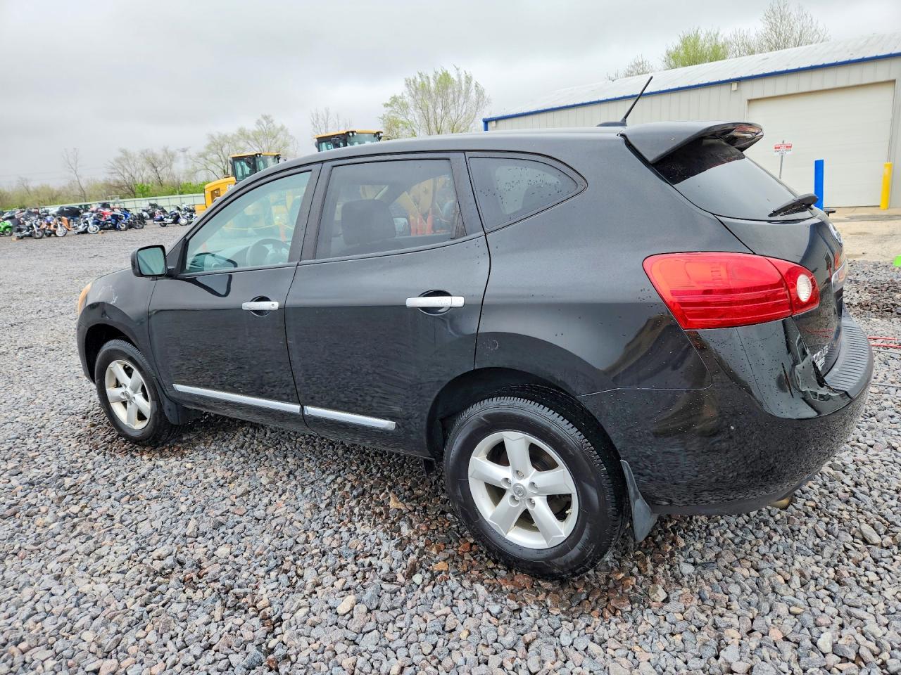 2013 NISSAN ROGUE S photo 2