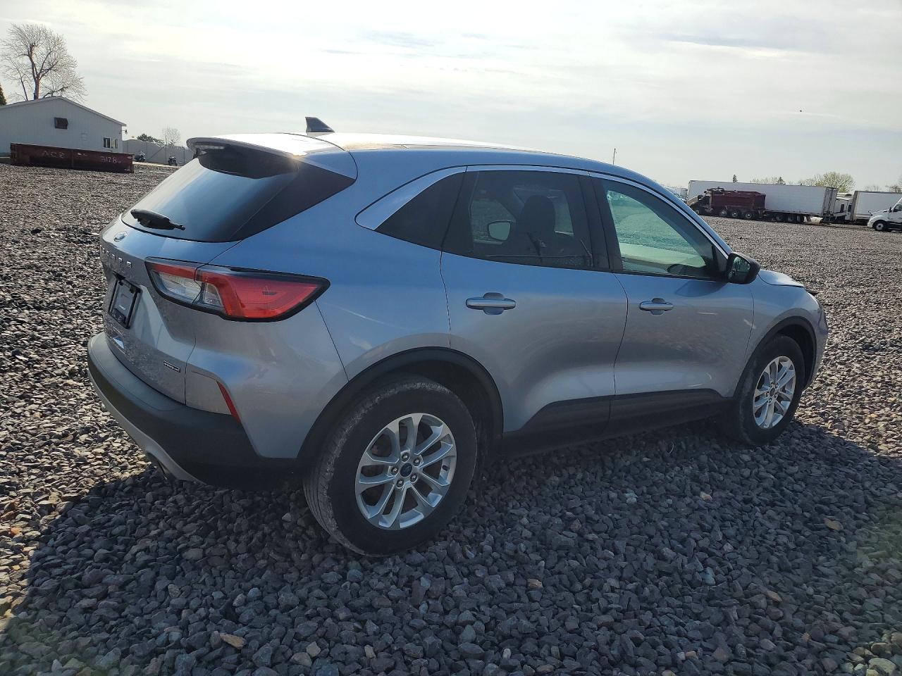 2022 FORD ESCAPE SE photo 3