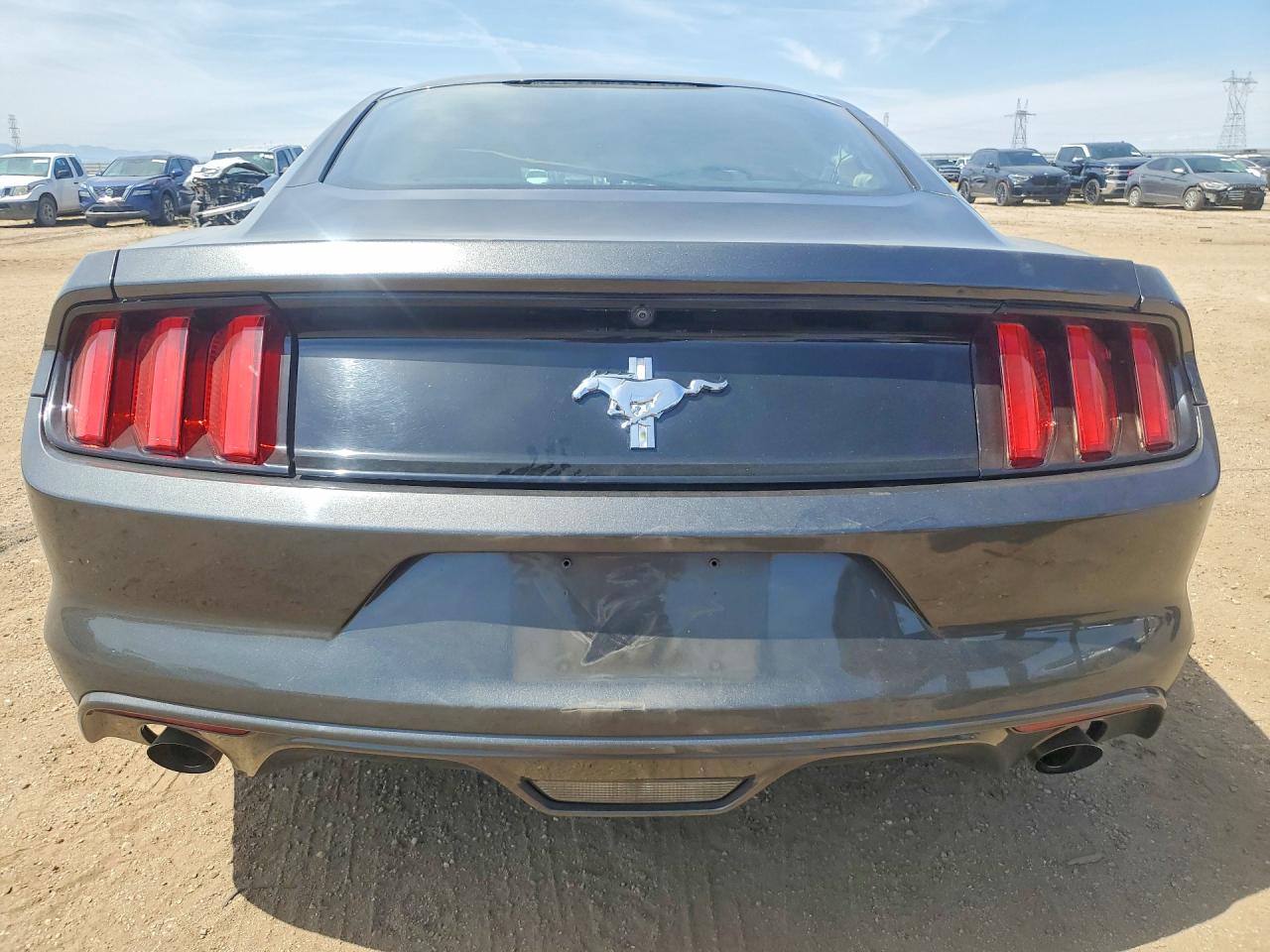 2017 FORD MUSTANG photo 16