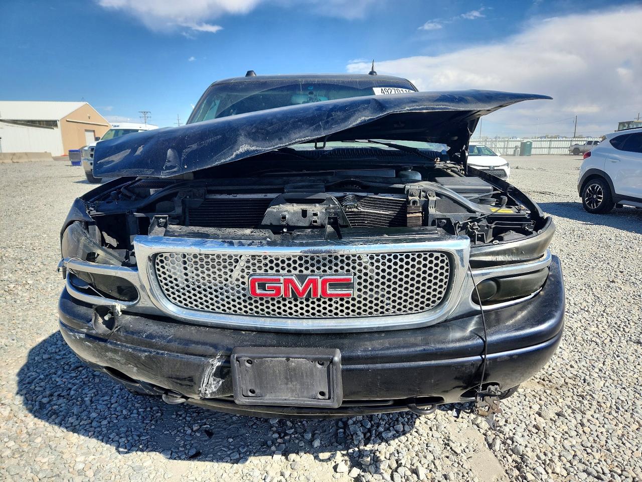 2004 GMC YUKON DENALI photo 9