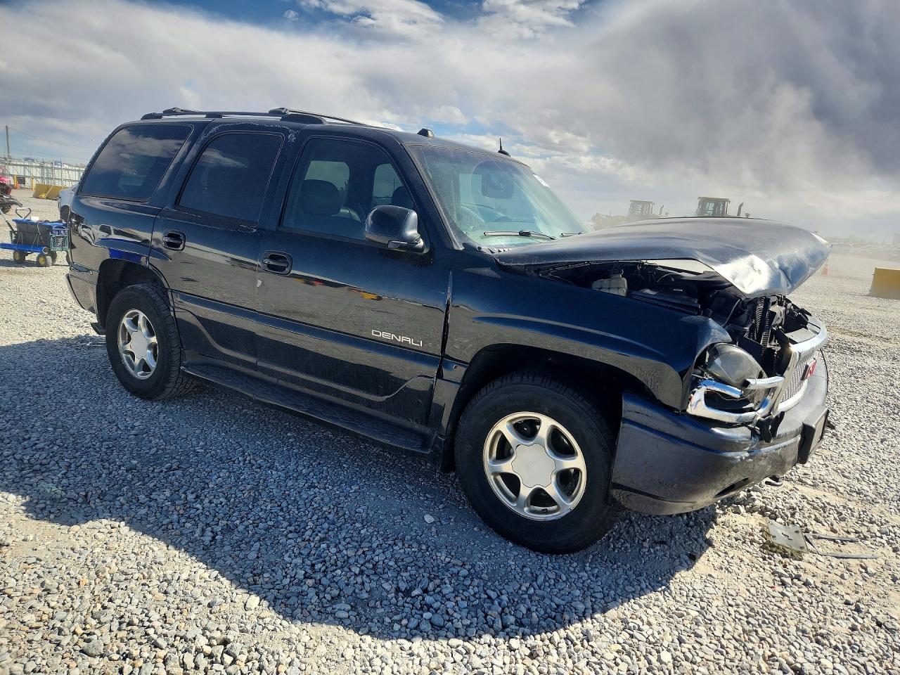 2004 GMC YUKON DENALI photo 7