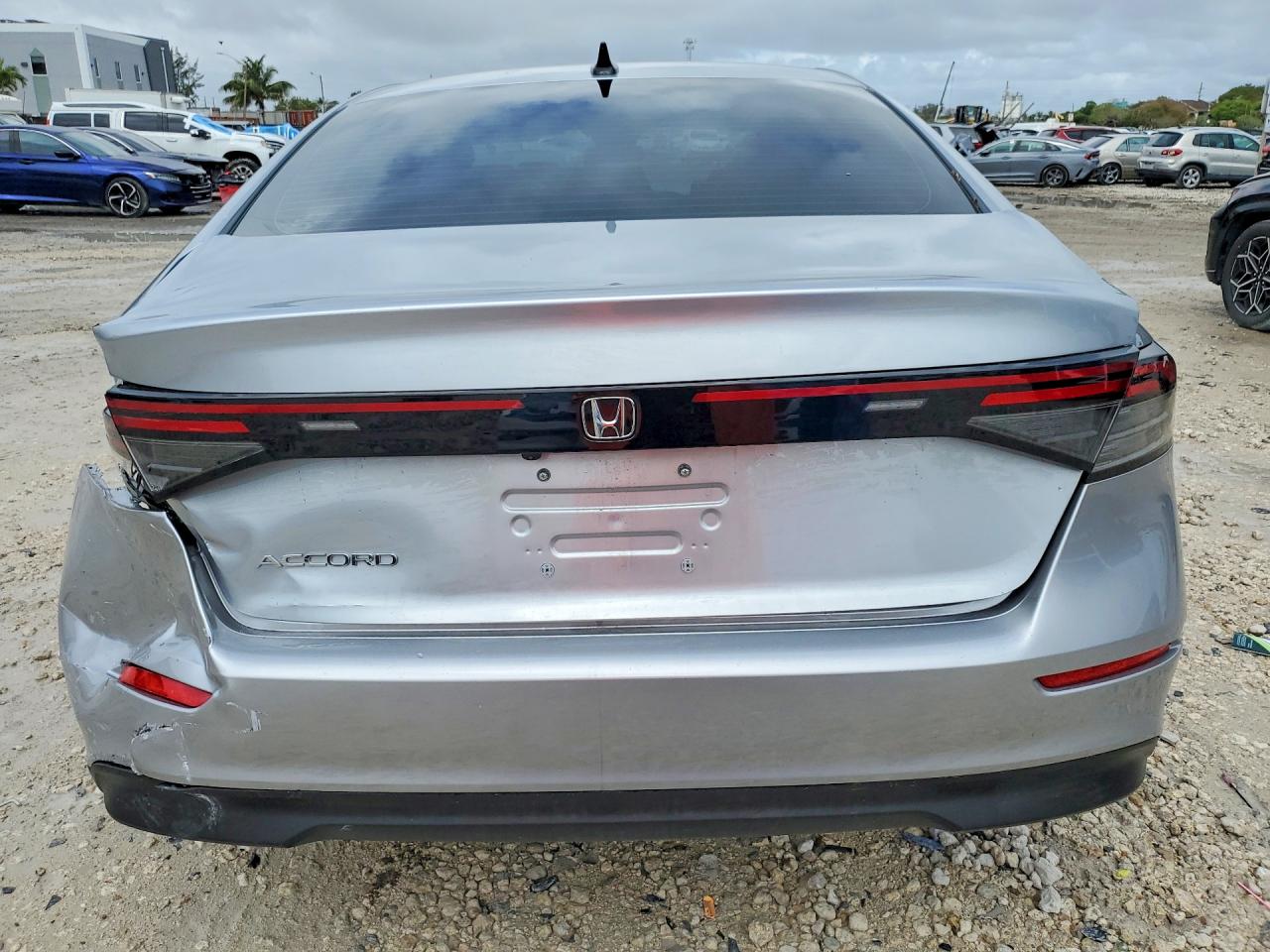 2025 HONDA ACCORD SE photo 11