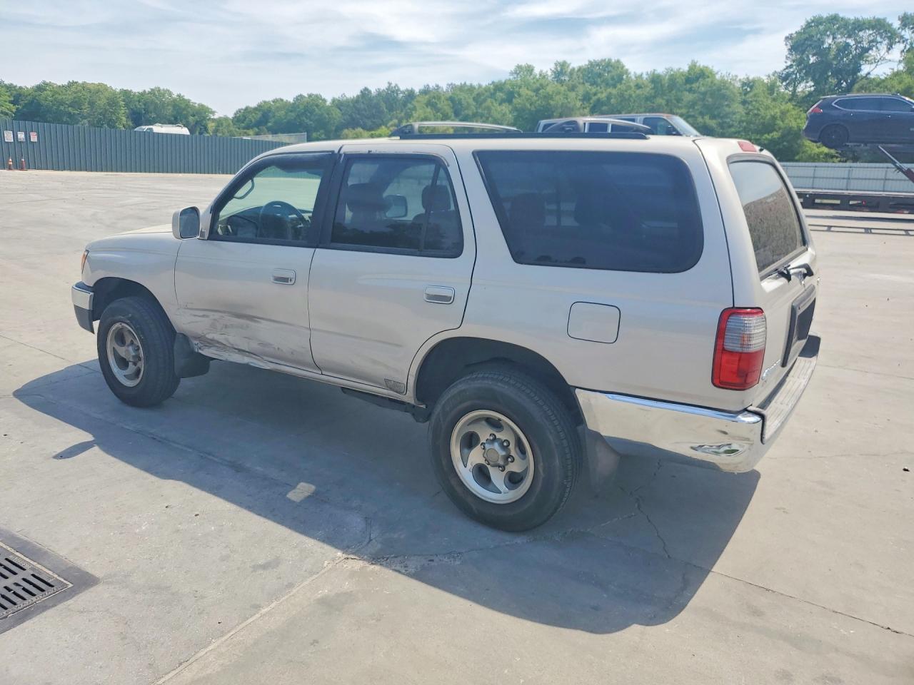 2000 TOYOTA 4RUNNER SR5 photo 2