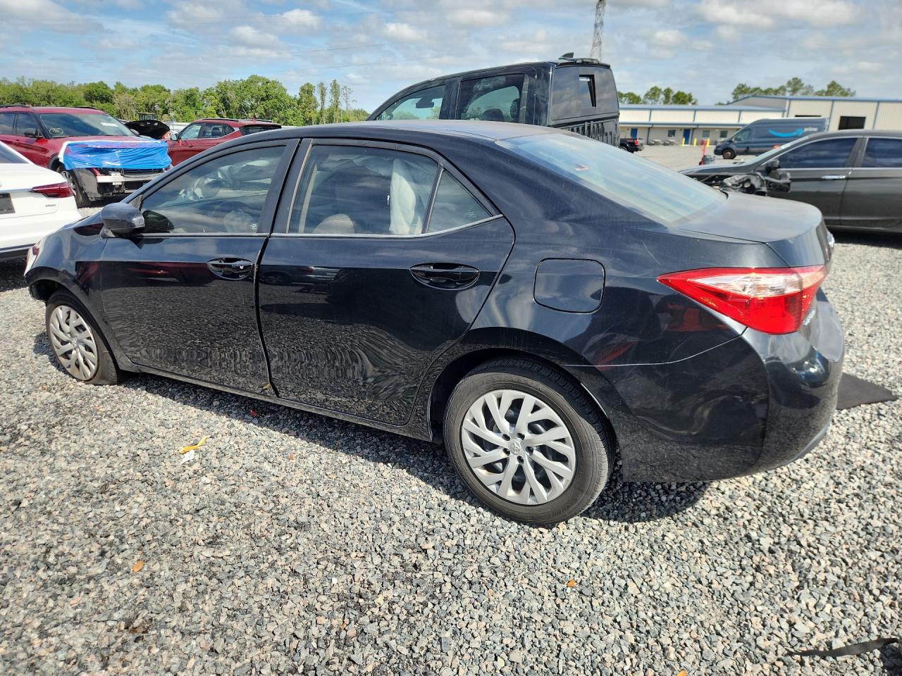 2017 TOYOTA COROLLA LE photo 3