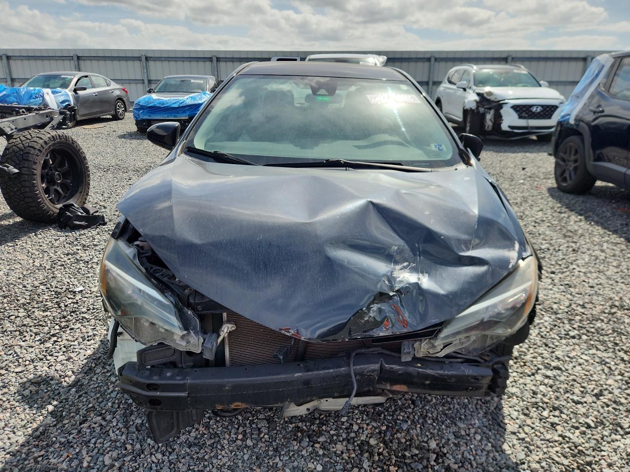 2017 TOYOTA COROLLA LE photo 9