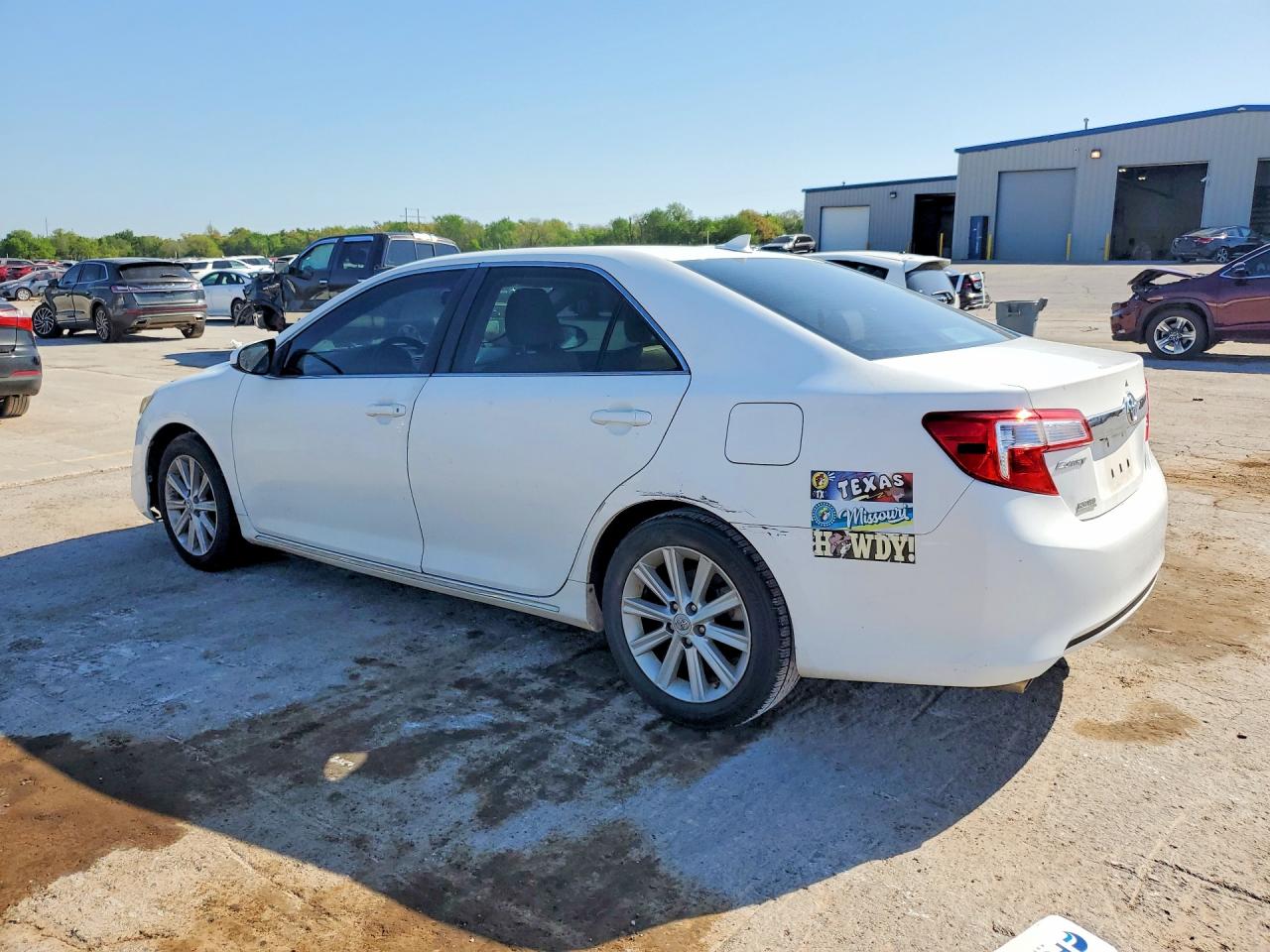 2012 TOYOTA CAMRY XLE V6 photo 2