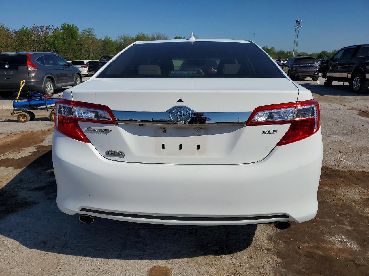2012 TOYOTA CAMRY XLE V6 photo 6
