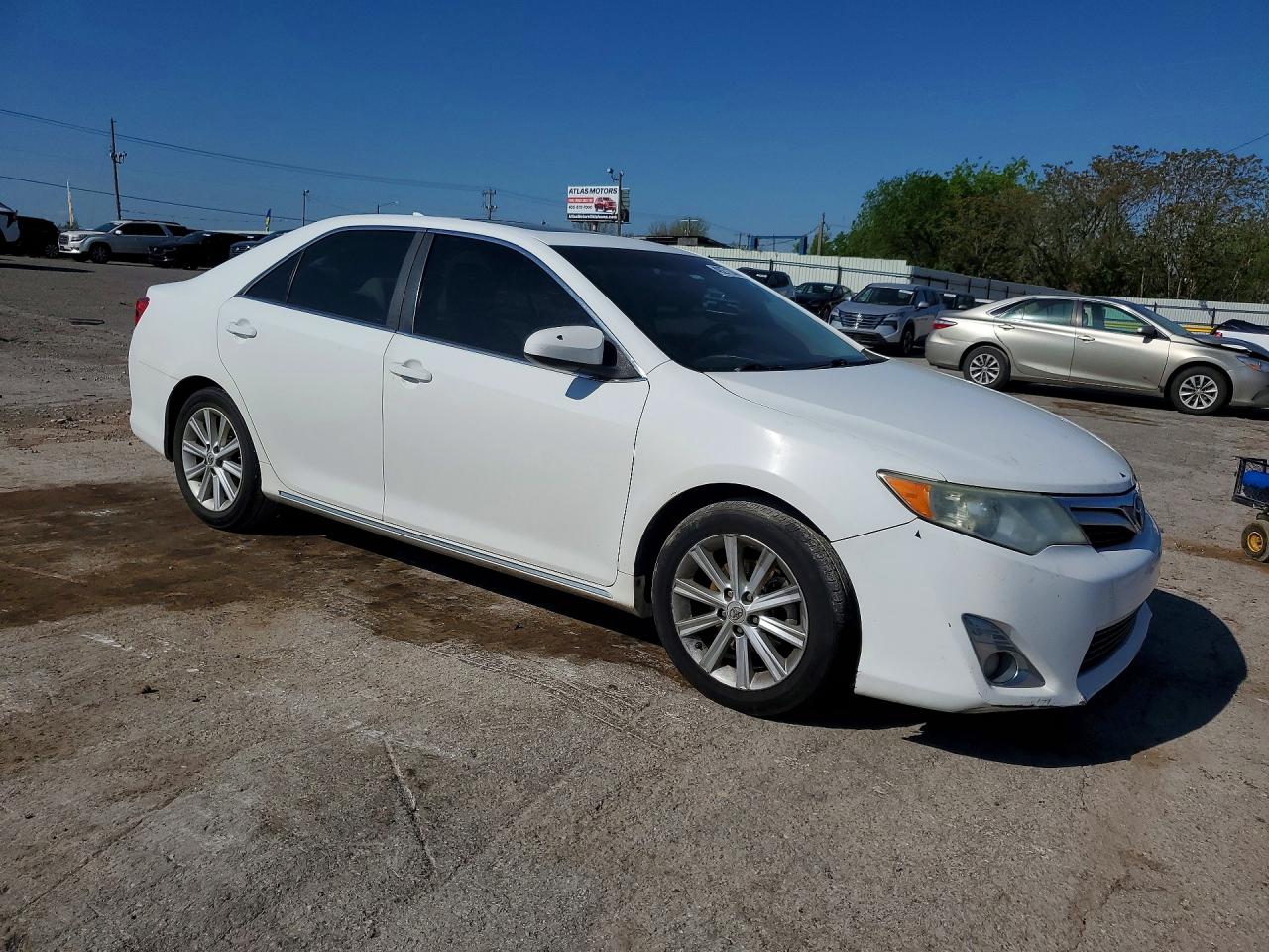 2012 TOYOTA CAMRY XLE V6 photo 4