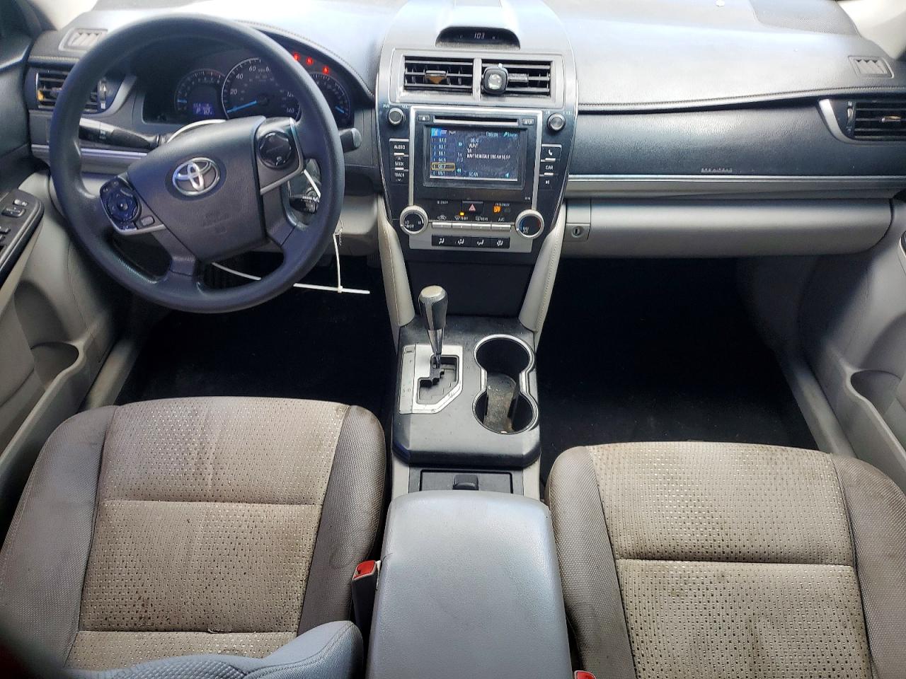 2014 TOYOTA CAMRY LE photo 8