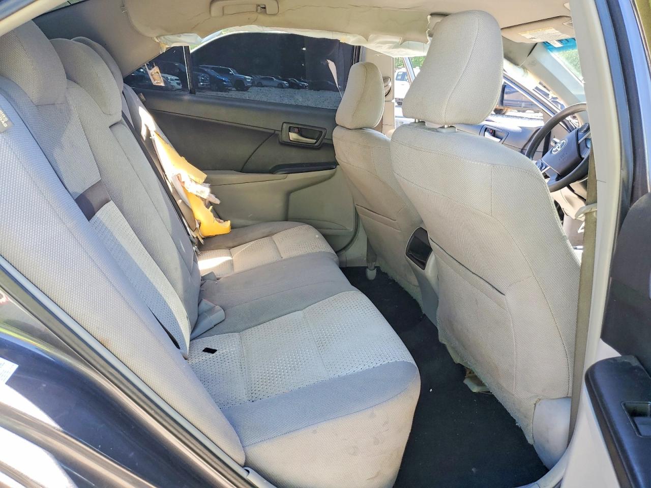 2014 TOYOTA CAMRY LE photo 10