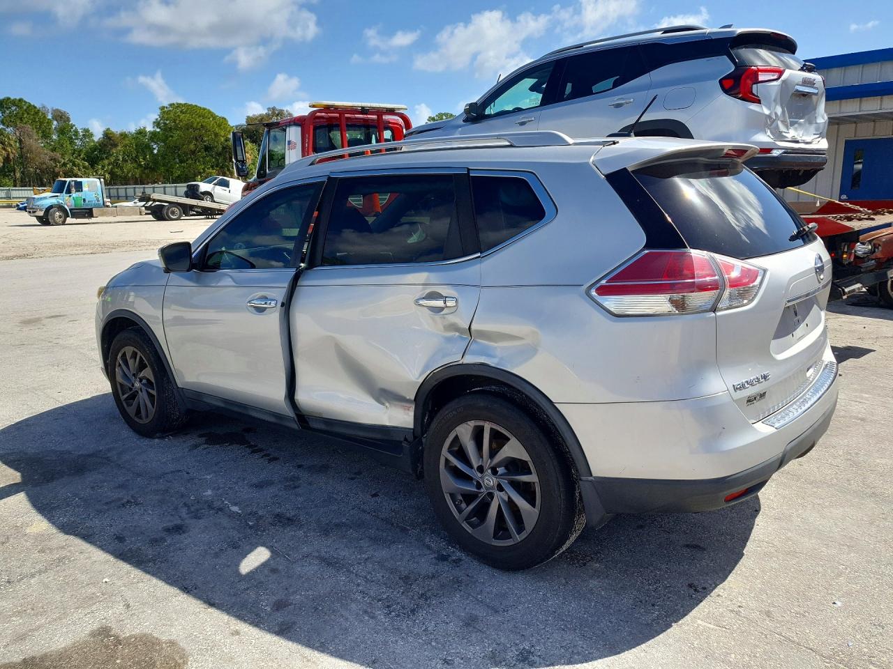 2016 NISSAN ROGUE SL photo 4
