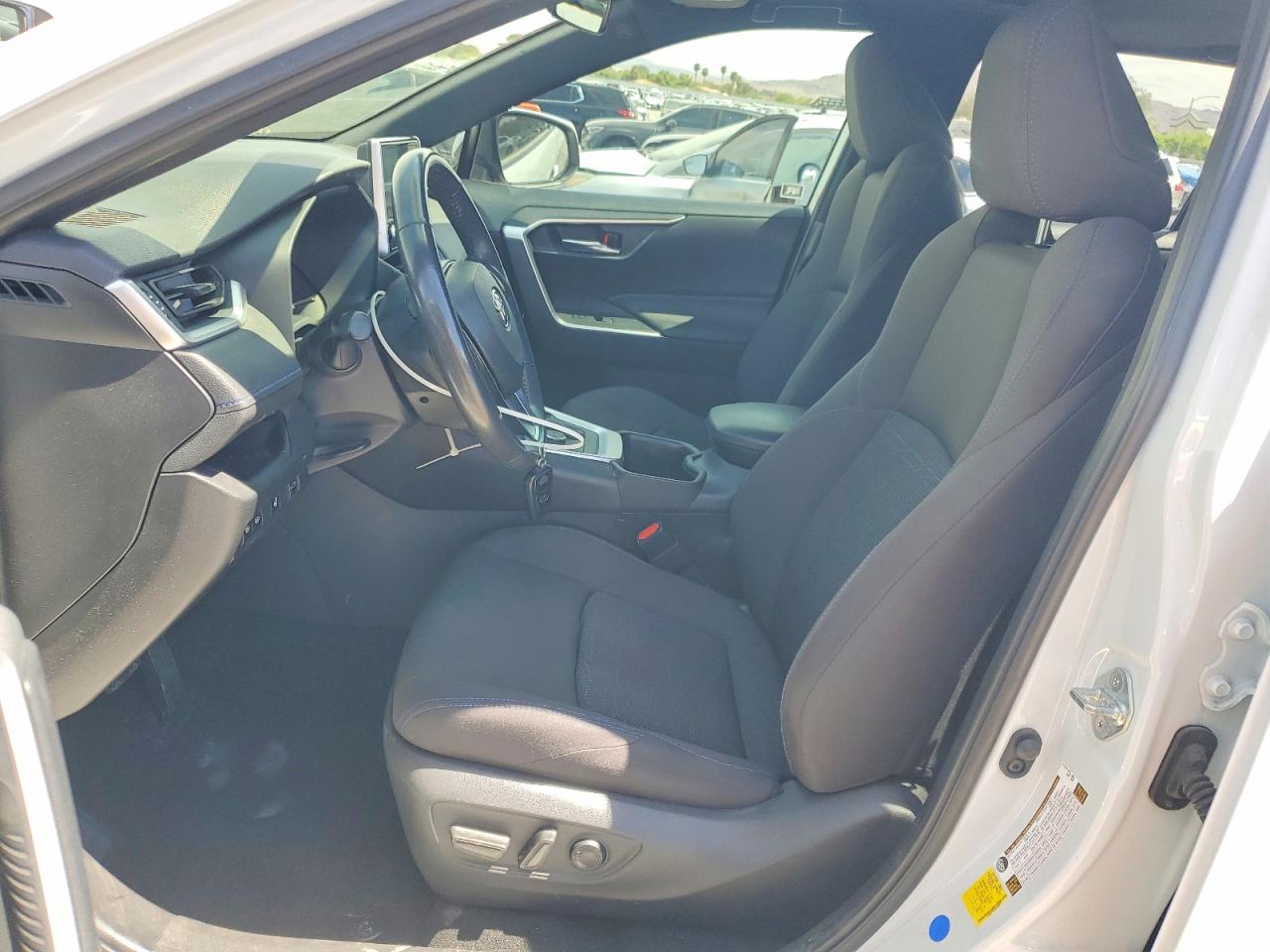 2024 TOYOTA RAV4 SE photo 19