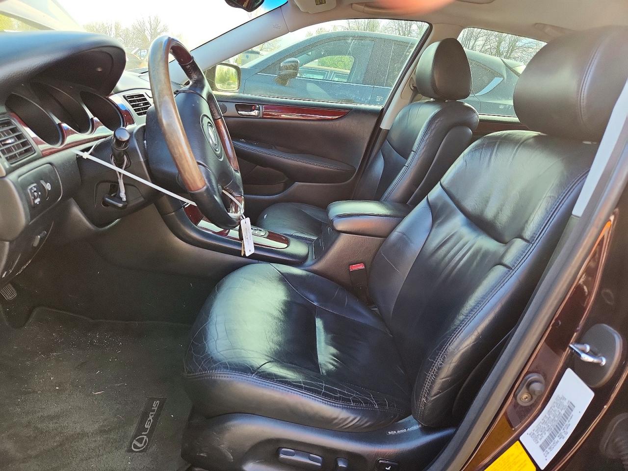 2002 LEXUS ES 300 photo 13