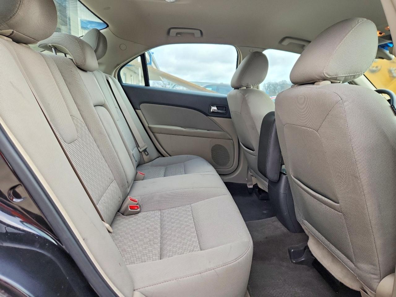 2011 FORD FUSION SE photo 19