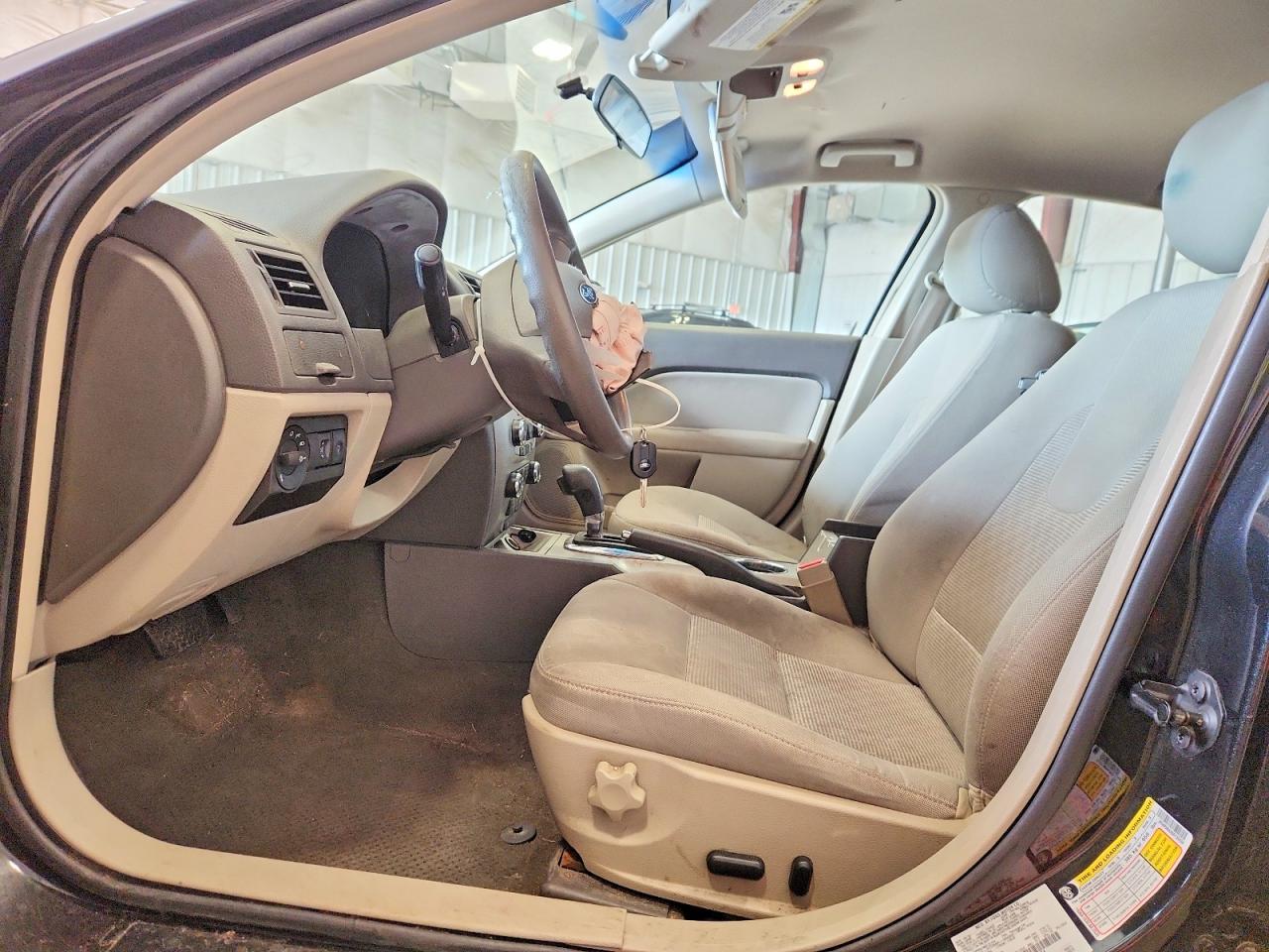 2011 FORD FUSION SE photo 13