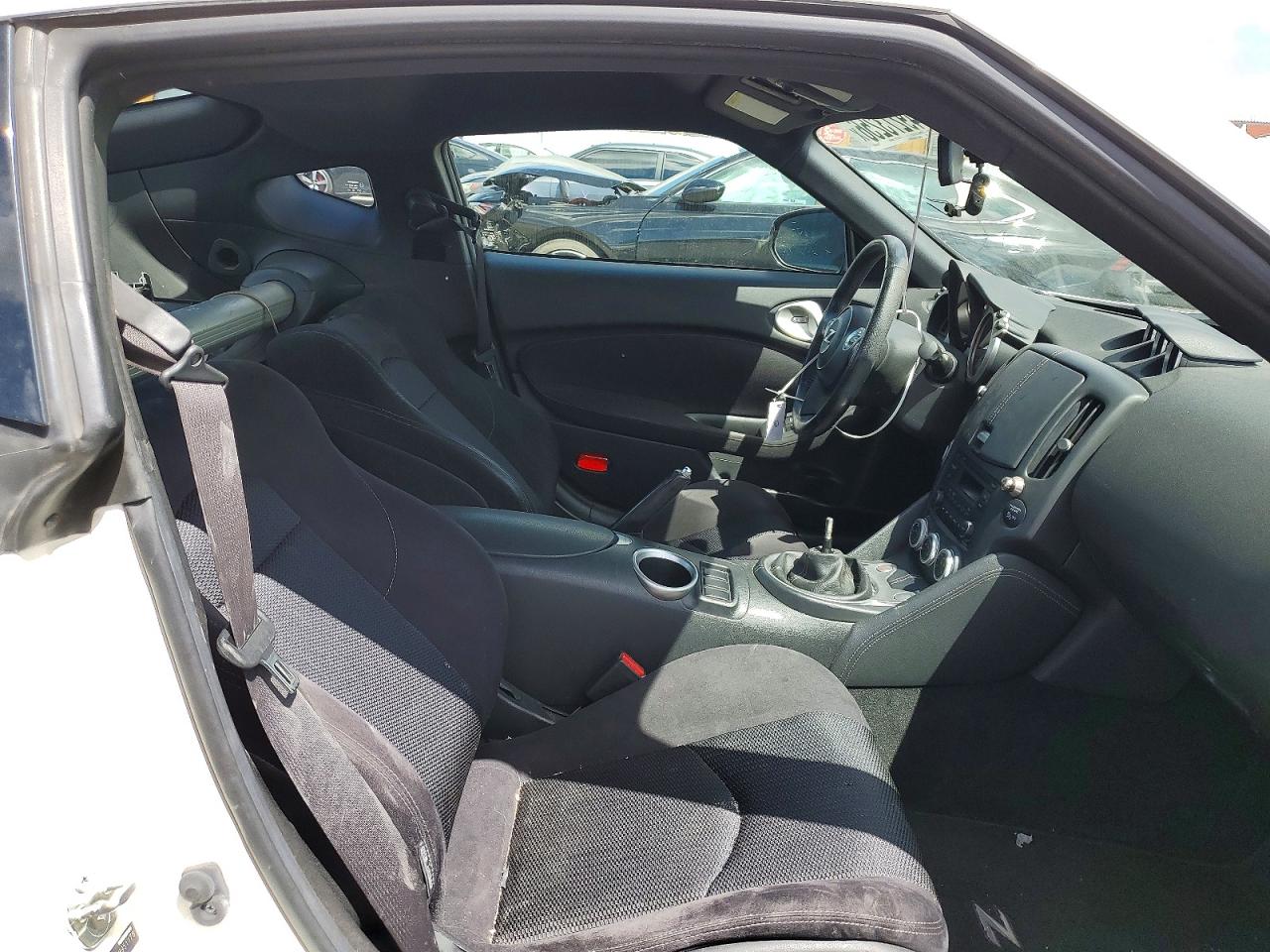 2017 NISSAN 370Z BASE photo 19