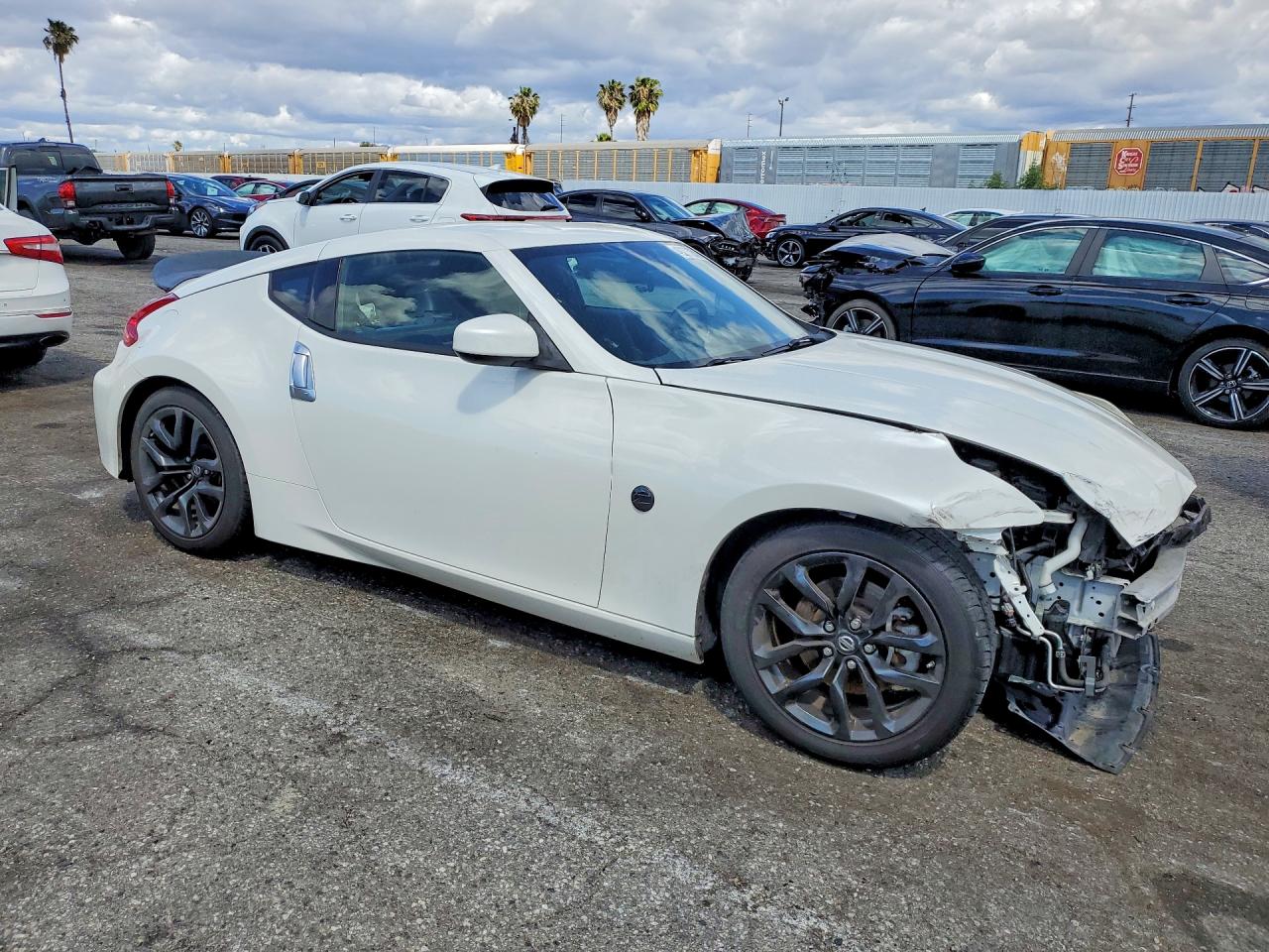 2017 NISSAN 370Z BASE photo 7