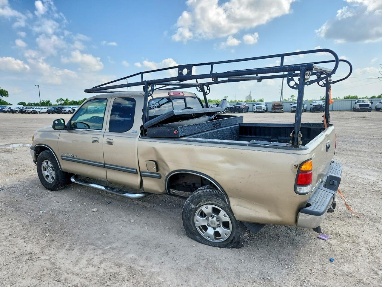 2001 TOYOTA TUNDRA SR5 photo 2