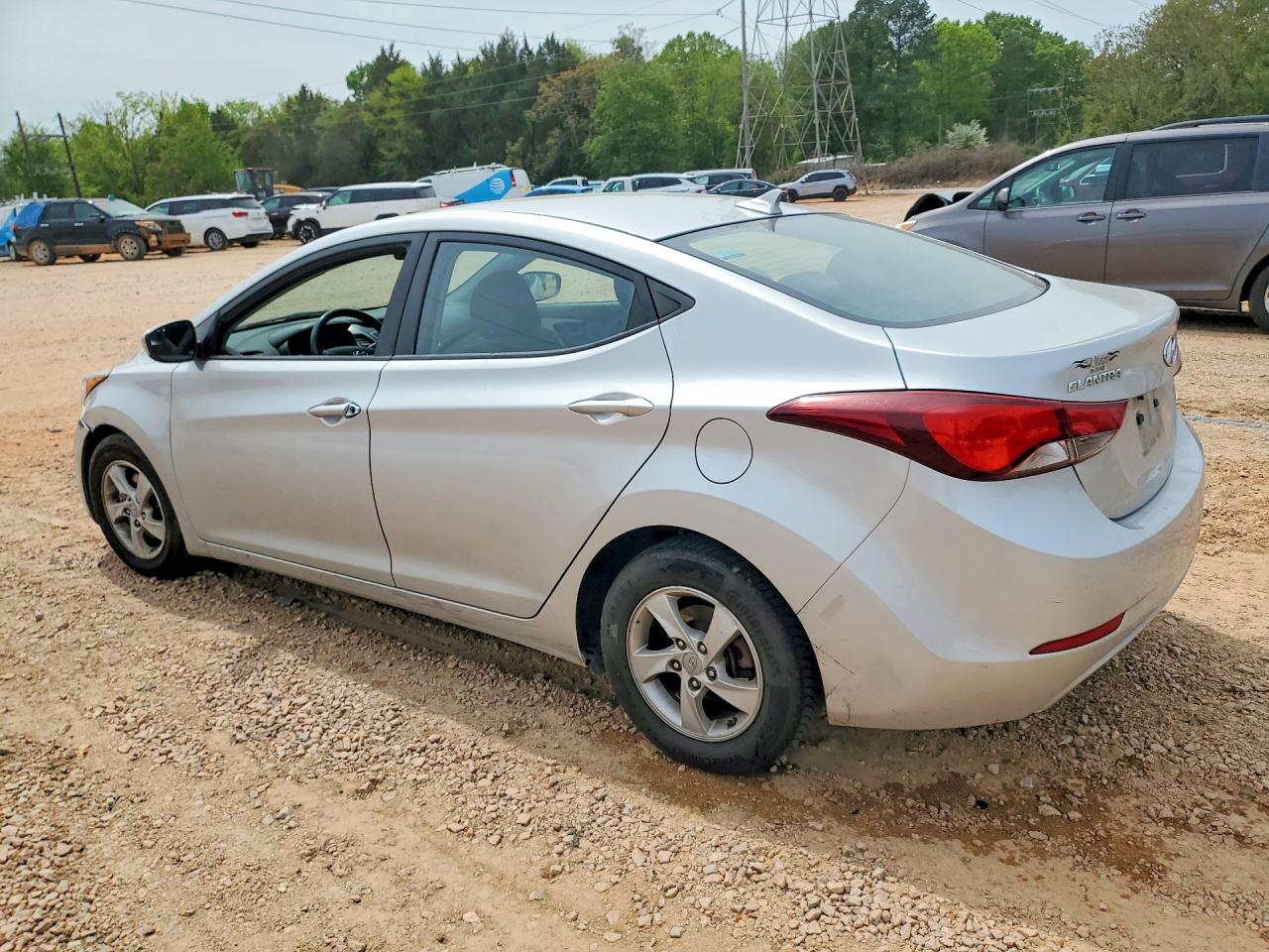 2015 HYUNDAI ELANTRA SE photo 3