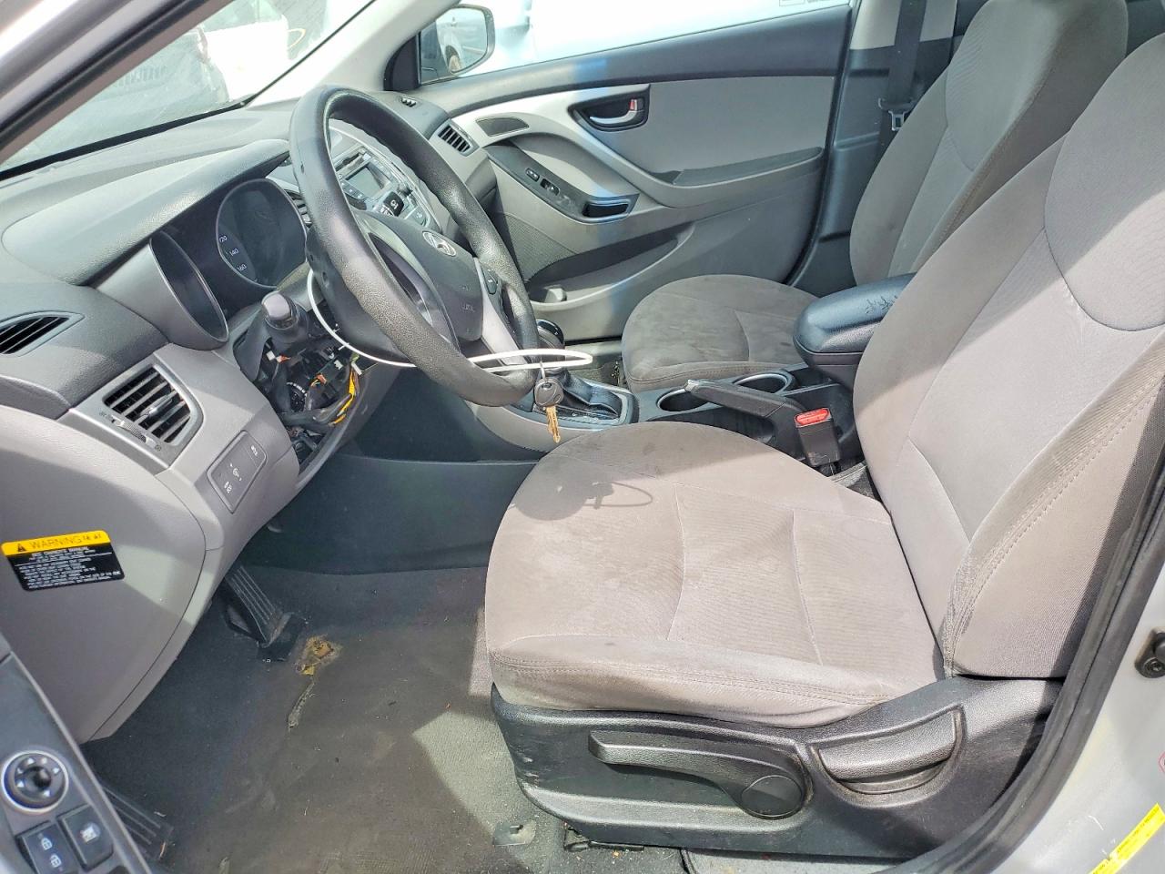 2015 HYUNDAI ELANTRA SE photo 13