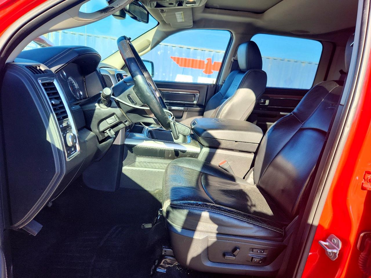 2016 RAM 1500 LARAMIE photo 19