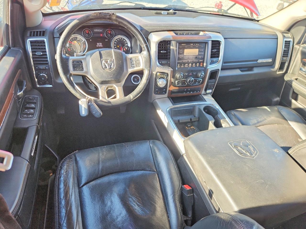 2016 RAM 1500 LARAMIE photo 22