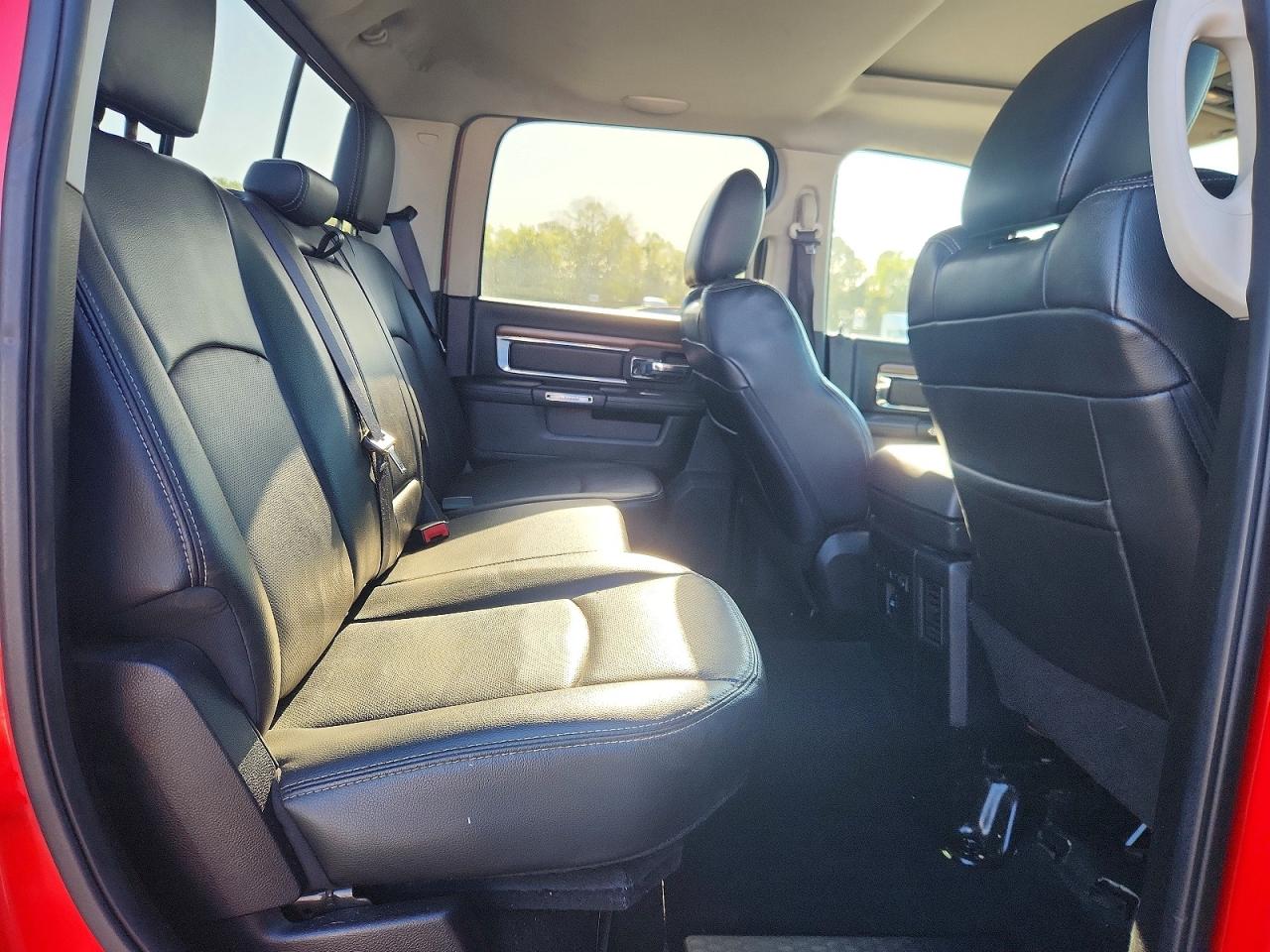 2016 RAM 1500 LARAMIE photo 28