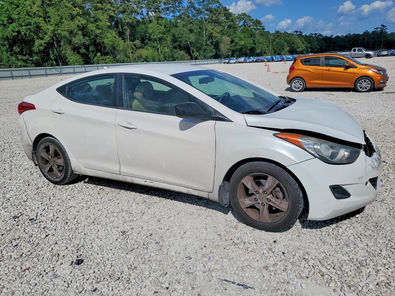 2013 HYUNDAI ELANTRA GLS photo 7