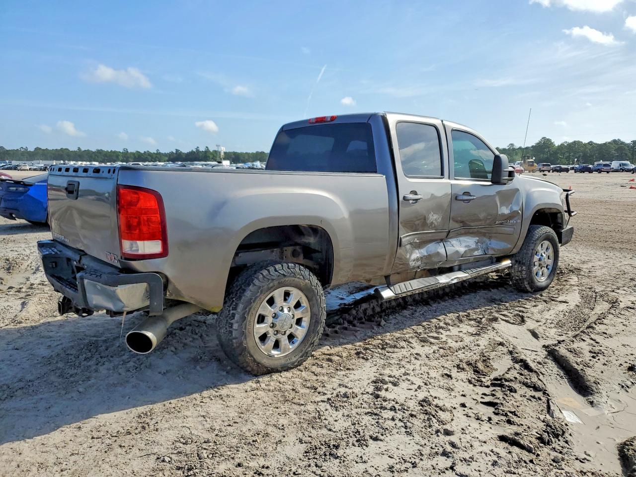 2012 GMC SIERRA K2500 SLT photo 5