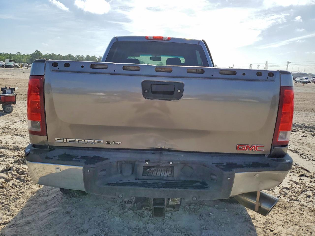 2012 GMC SIERRA K2500 SLT photo 11