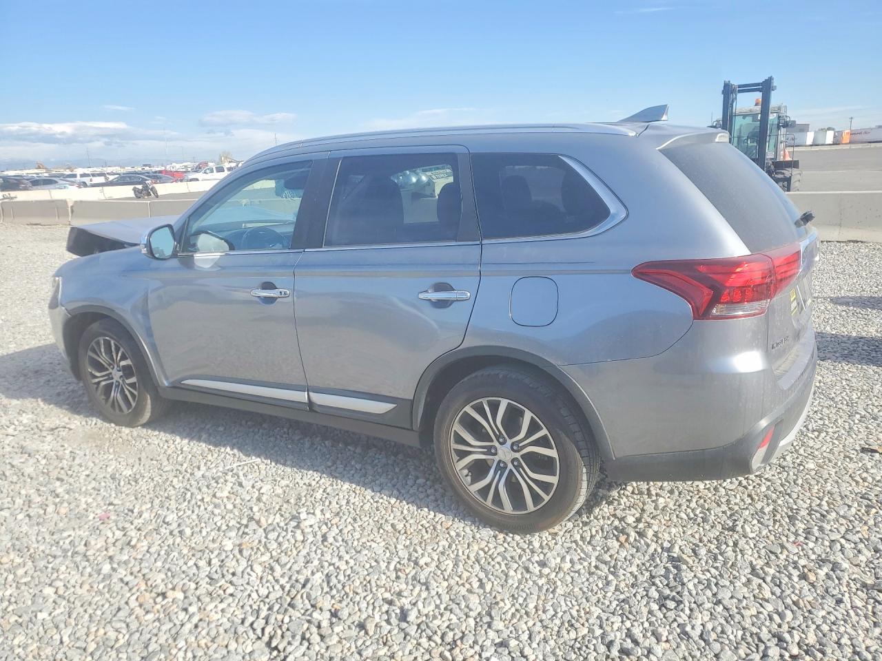 2017 MITSUBISHI OUTLANDER SE photo 2