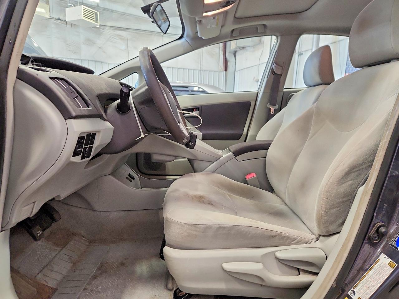 2010 TOYOTA PRIUS III photo 13