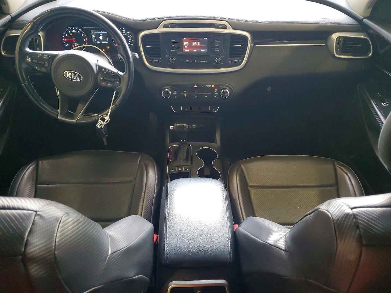 2016 KIA SORENTO LX photo 8
