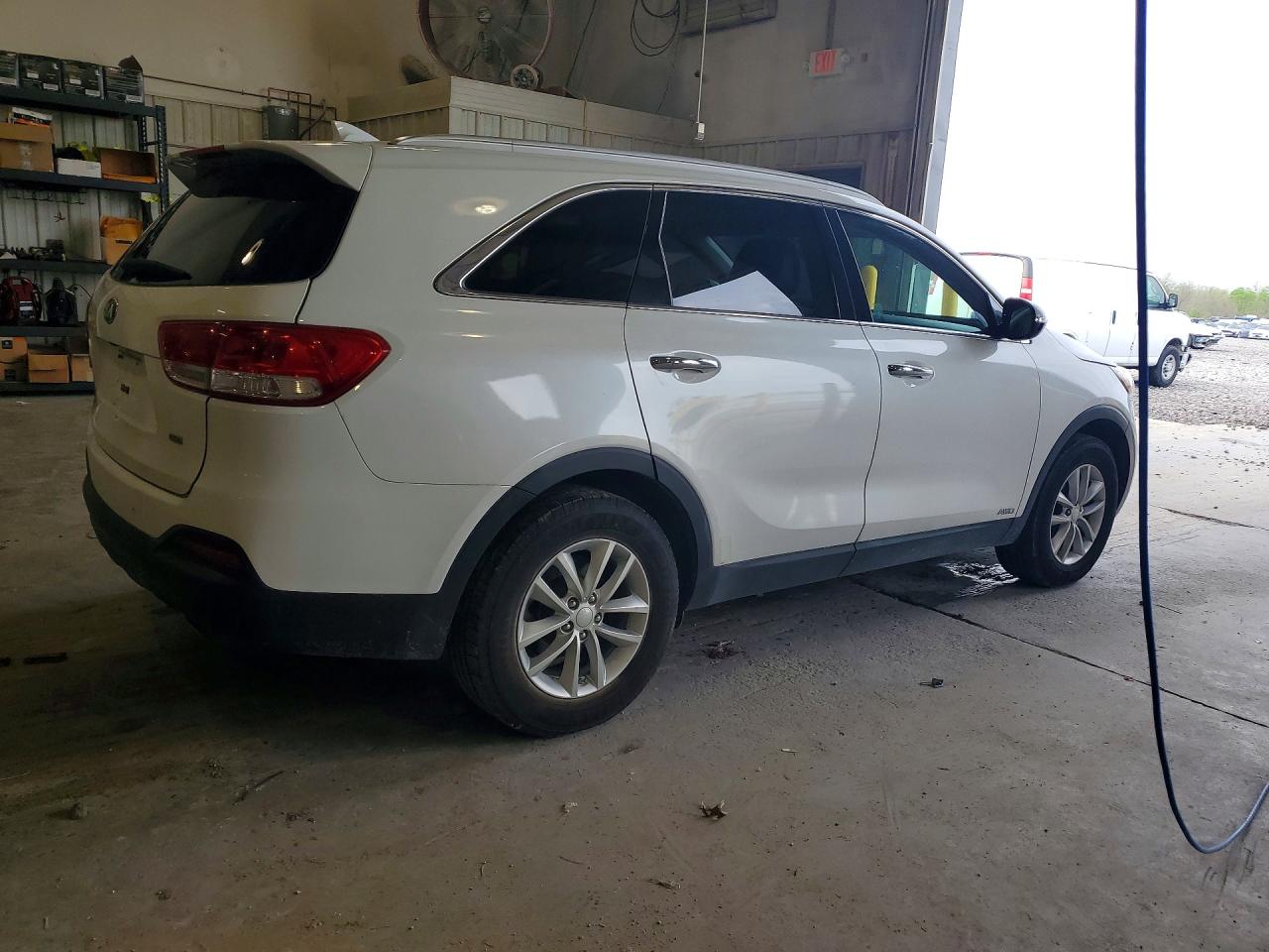 2016 KIA SORENTO LX photo 3