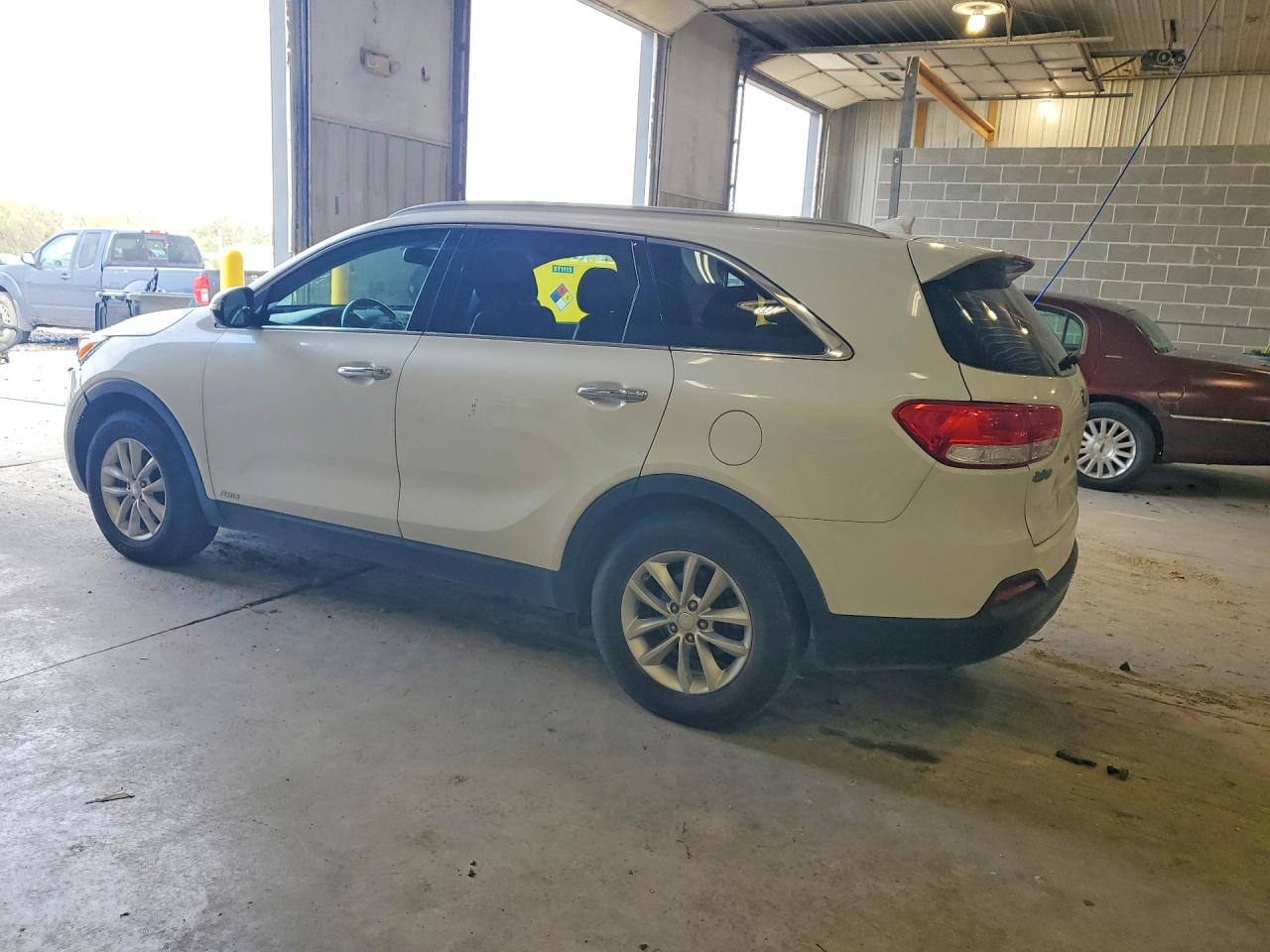 2016 KIA SORENTO LX photo 2