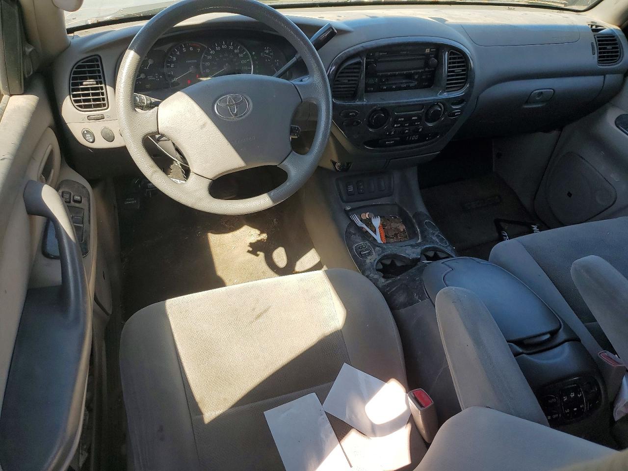 2005 TOYOTA SEQUOIA SR5 photo 15