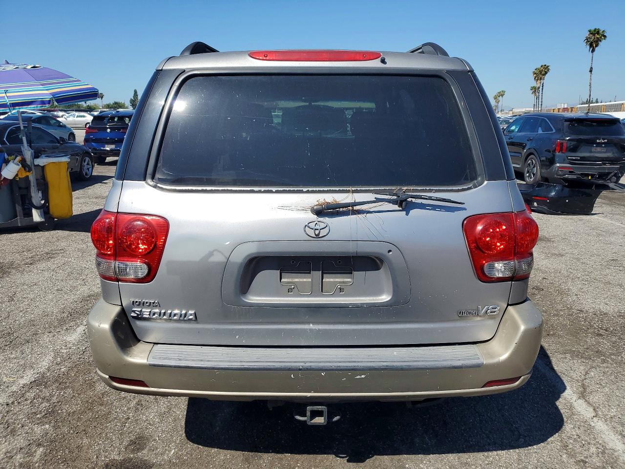 2005 TOYOTA SEQUOIA SR5 photo 11