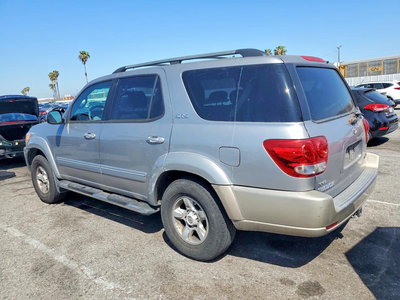 2005 TOYOTA SEQUOIA SR5 photo 3