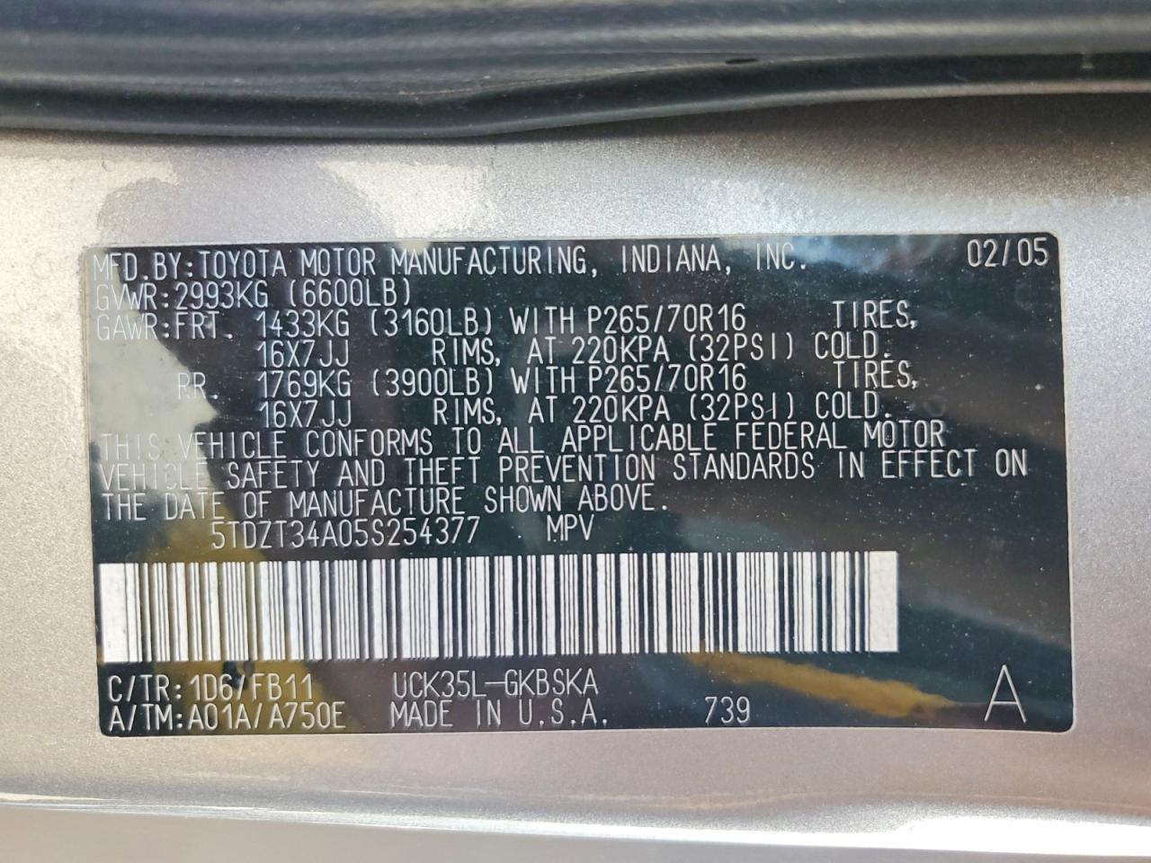 2005 TOYOTA SEQUOIA SR5 photo 25