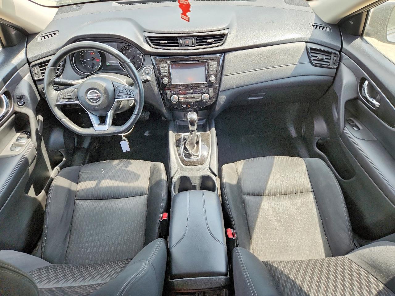 2017 NISSAN ROGUE SV photo 8