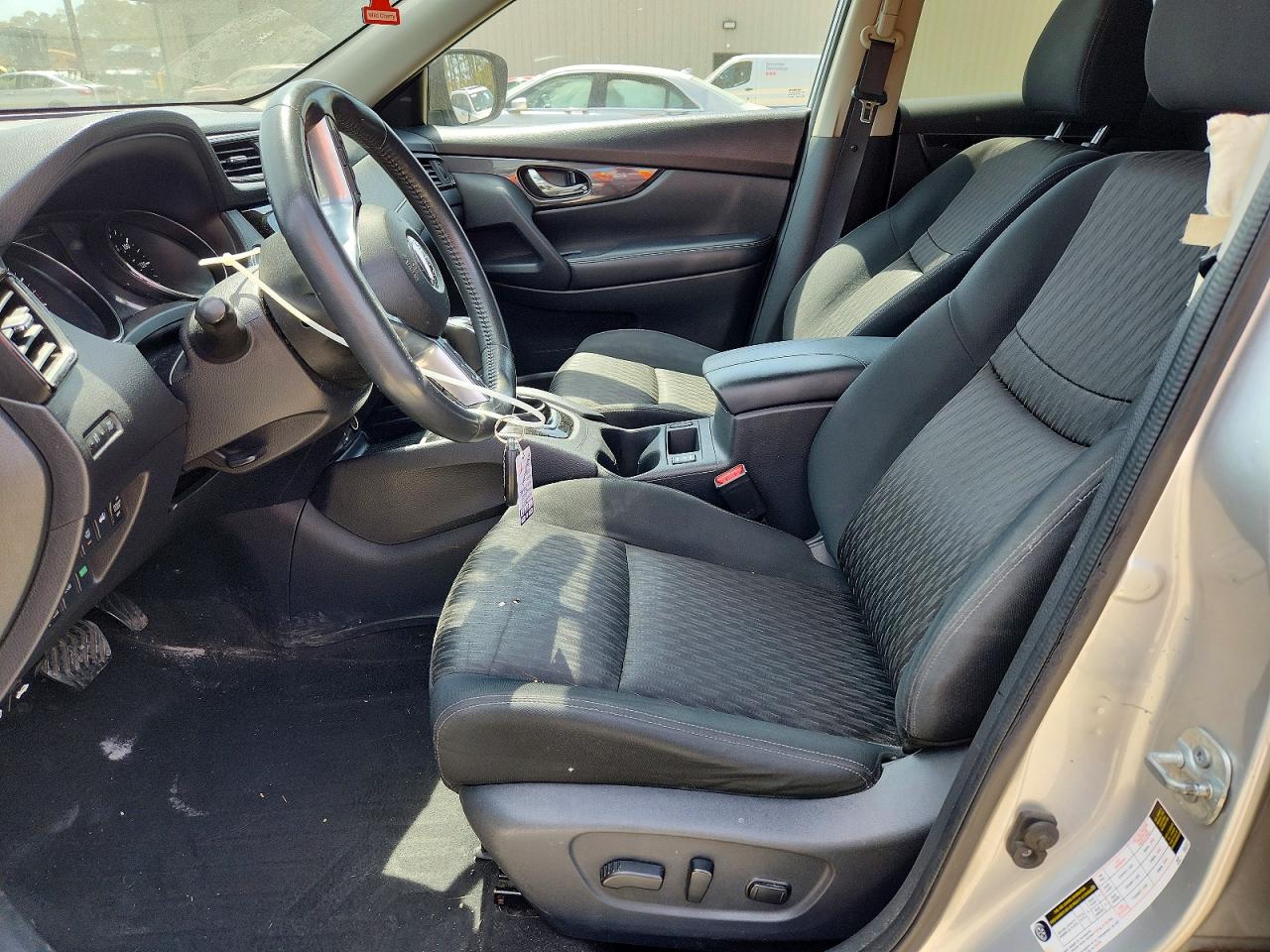 2017 NISSAN ROGUE SV photo 7