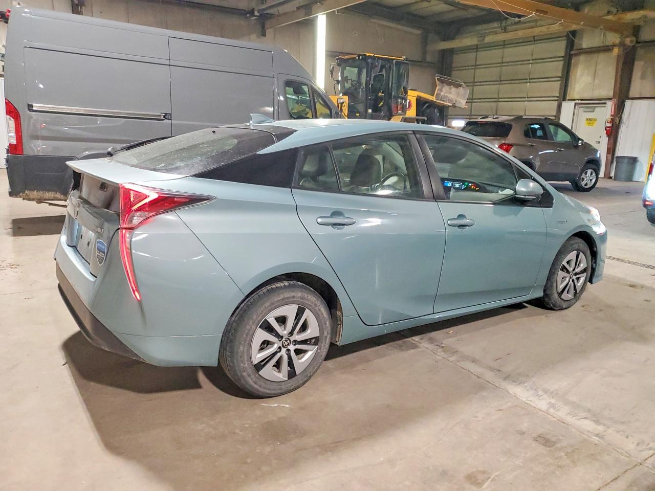 2016 TOYOTA PRIUS FOUR photo 7