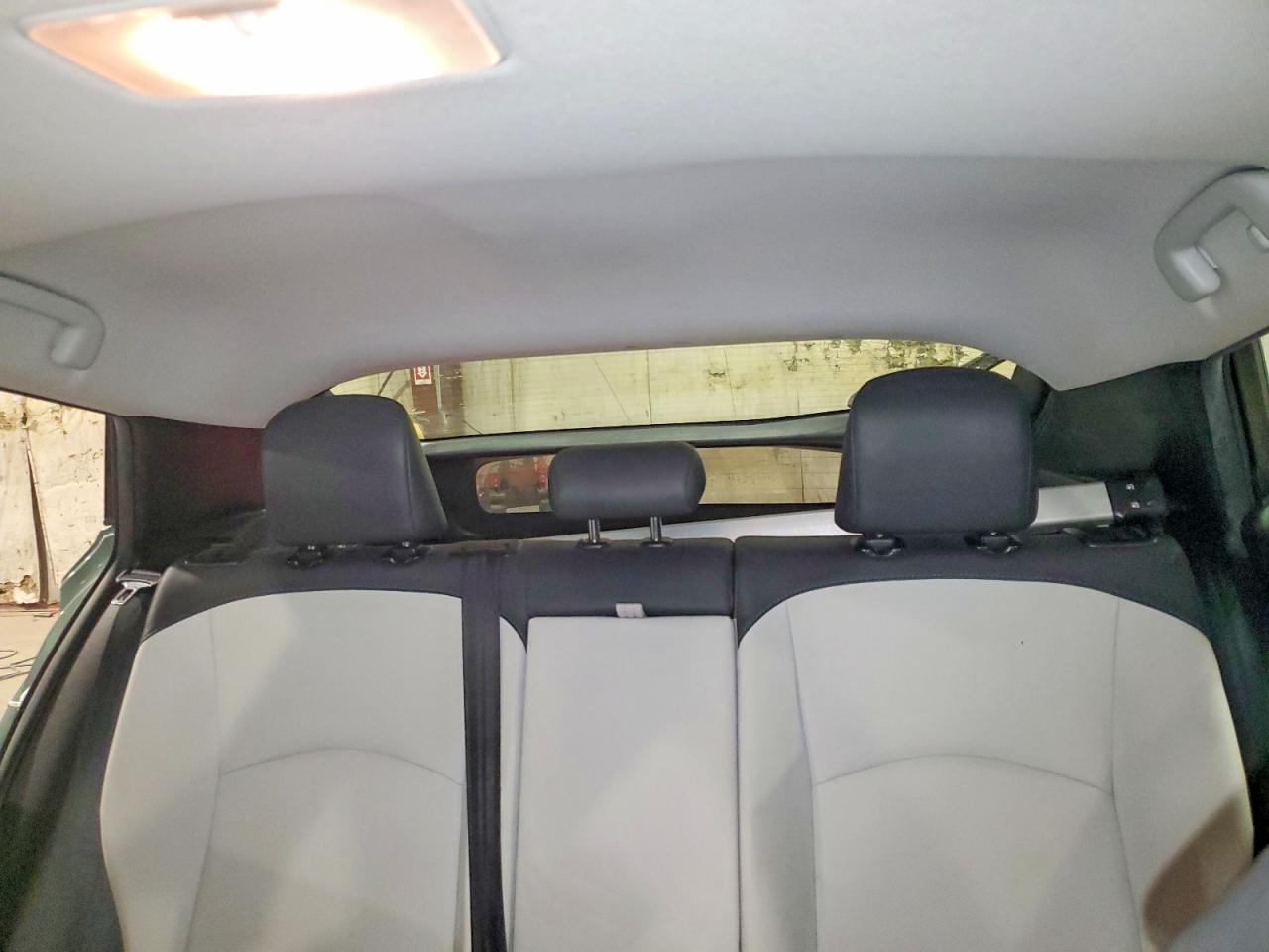2016 TOYOTA PRIUS FOUR photo 28