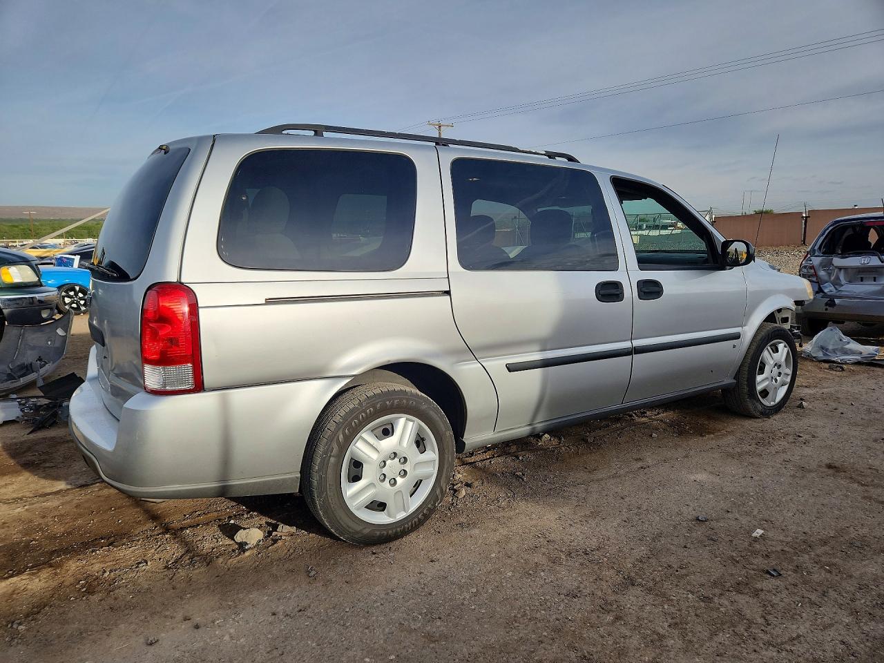 2008 CHEVROLET UPLANDER LS photo 5