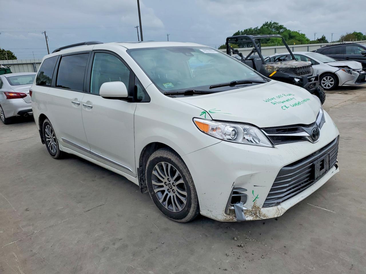 2020 TOYOTA SIENNA XLE 8-PASSENGER photo 10
