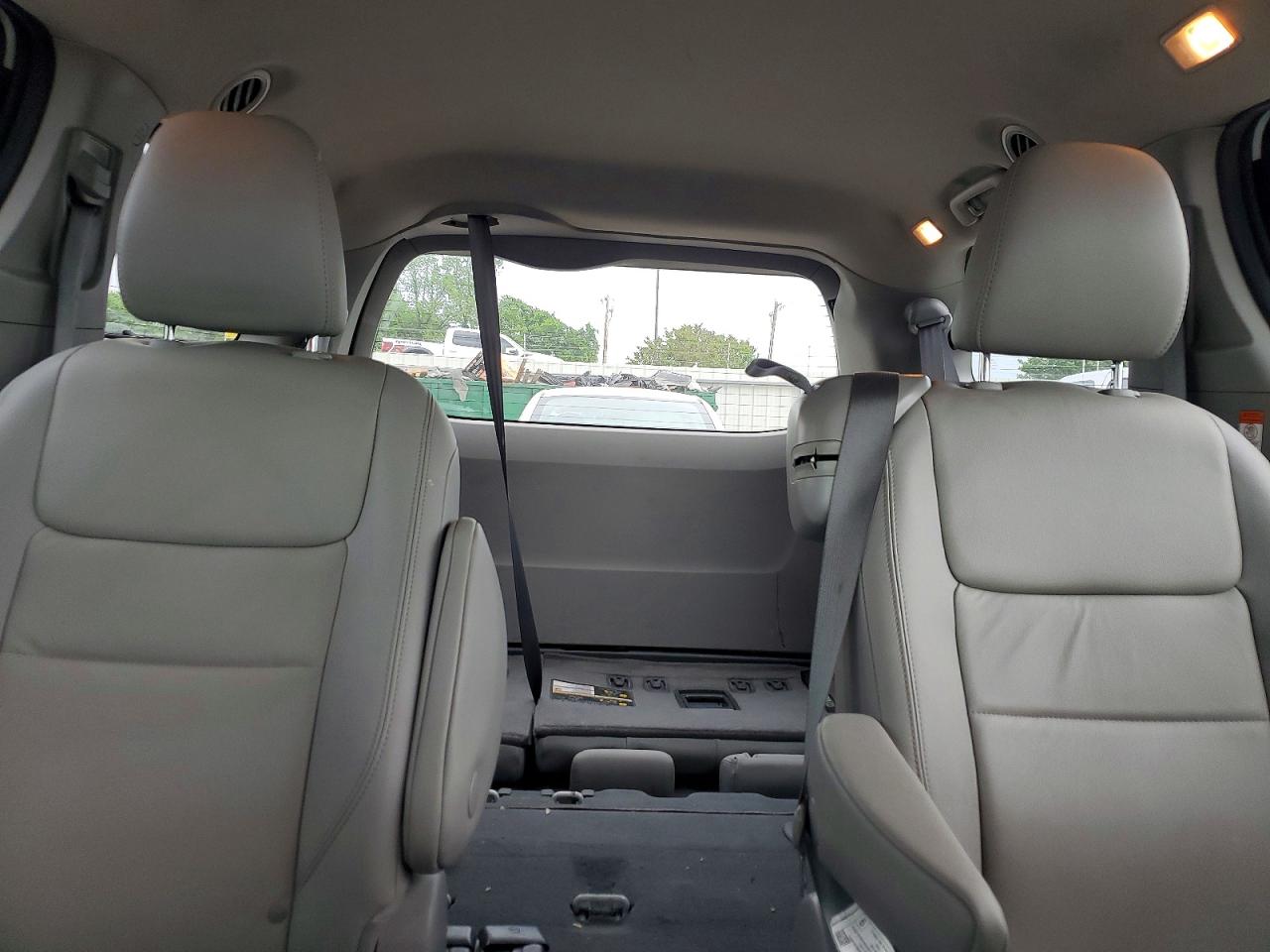 2020 TOYOTA SIENNA XLE 8-PASSENGER photo 28
