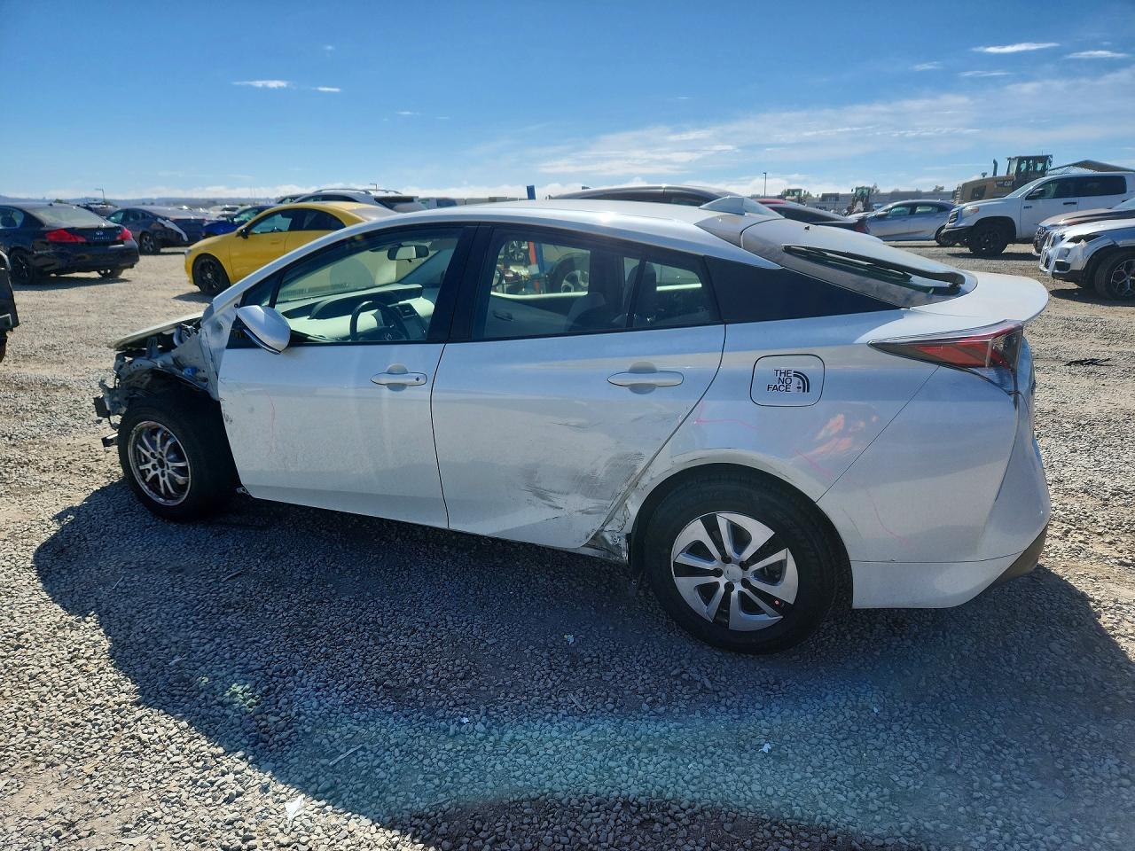 2016 TOYOTA PRIUS THREE photo 4